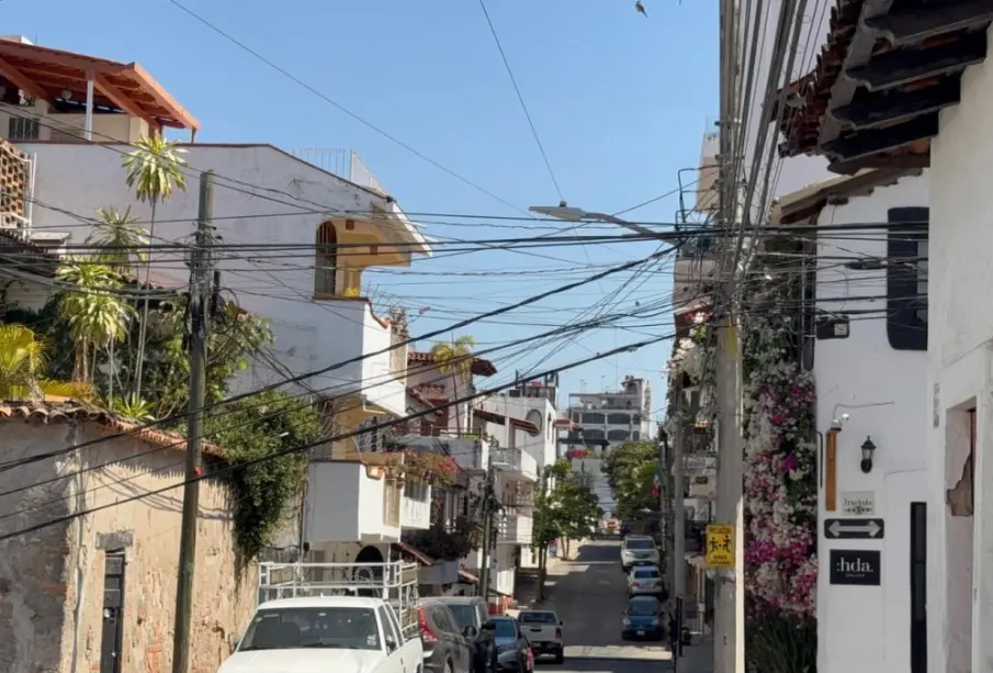 Vecinos de la calle Miramar denuncian falta de alumbrado público