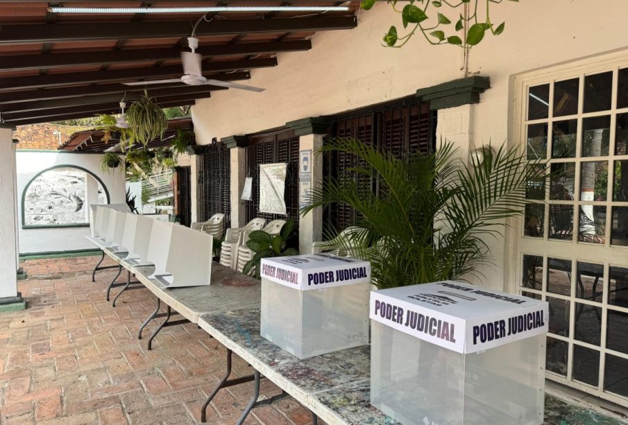 Casillas vacías en Puerto Vallarta.