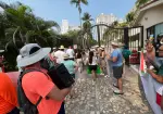 Exigen abrir acceso a playa Holi