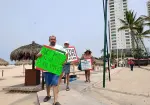 Exigen abrir acceso a playa Holi