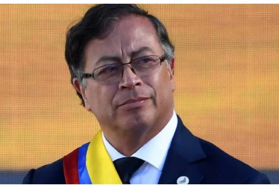 Petro denuncia amenazas contra su hija y su gabinete