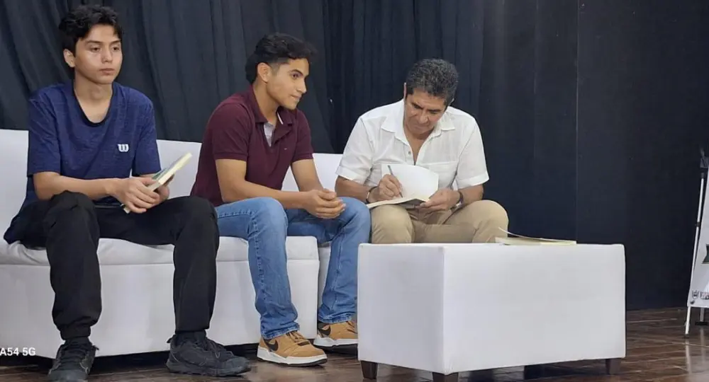 Presentación del libro Luces en el Lago