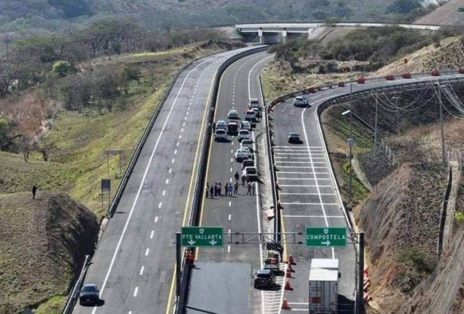 último tramo de la autopista Puerto Vallarta- Guadalajara