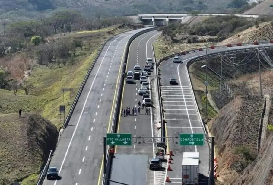 último tramo de la autopista Puerto Vallarta- Guadalajara