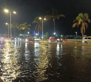 Tormenta inunda la Medina Ascencio en Puerto Vallarta