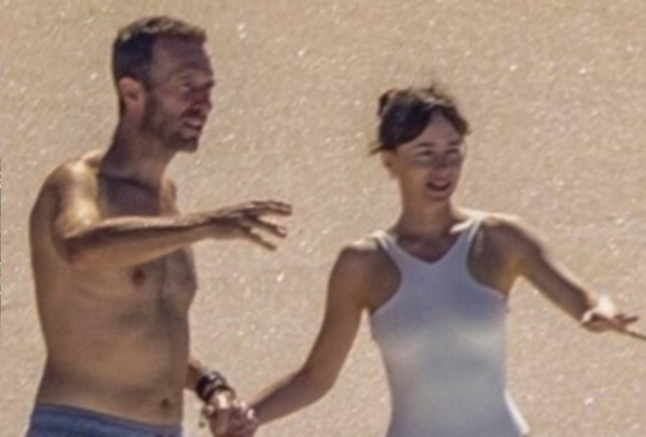 Chris Martin y Dakota Johnson