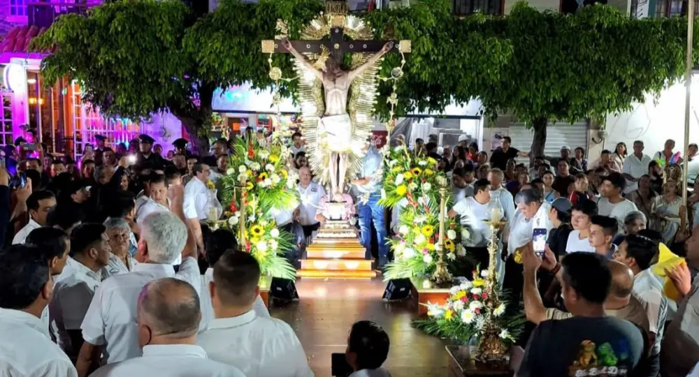 Consagran altar en templo de Villa de Guadalupe