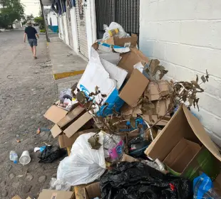 Basura en la colonia Versalles