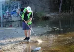 Brigada para limpiar playas