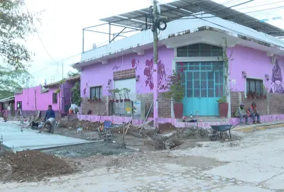 Reparan calles en Ixtapa
