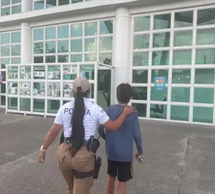 Menor Joaquín llegando a la Fiscalía