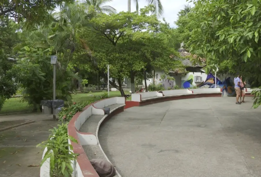 Restauranteros de Vallarta esperan repunte turístico en verano