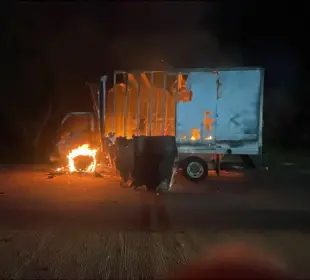Incendio de camión en San Vicente