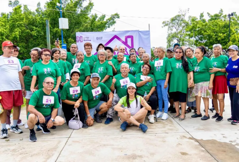 Adultos mayores celebran en Puerto Vallarta con deporte y cultura