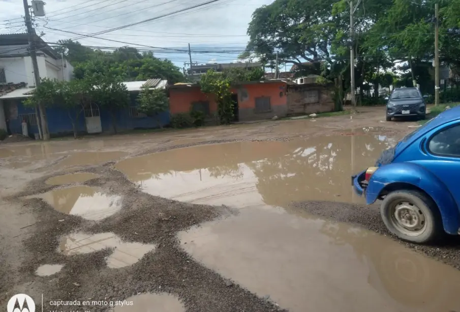 Vecinos denuncian abandono de calles en Puerto Vallarta