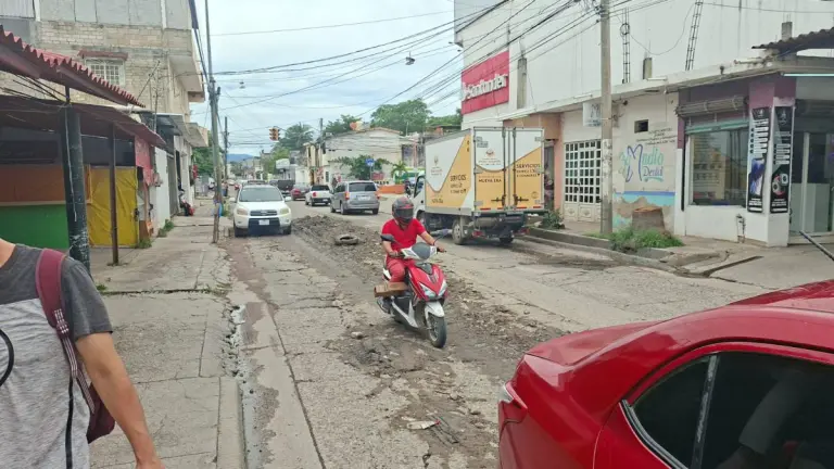 Calles del Pitillal en deterioro