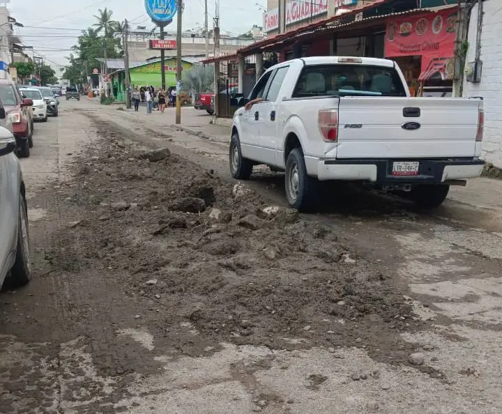 Calles del Pitillal en deterioro