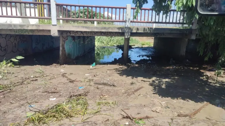 Desazolve en canales de Vallarta