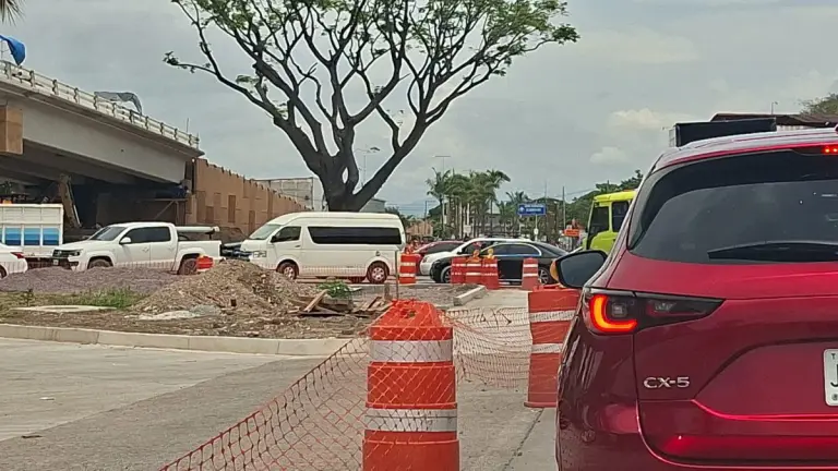 Tráfico en Vallarta por manifestación