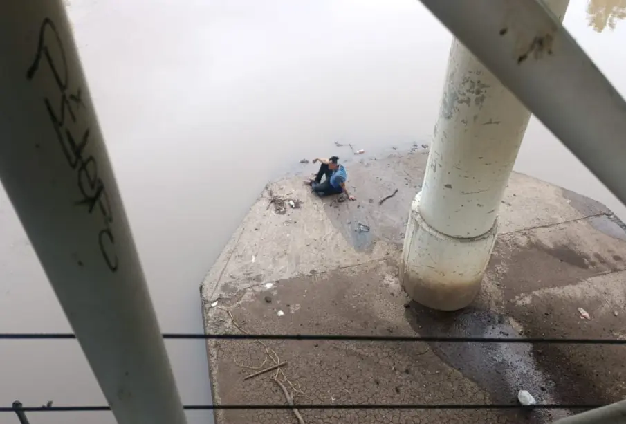 Joven es amarrado y arrojado desde un puente en Culiacán