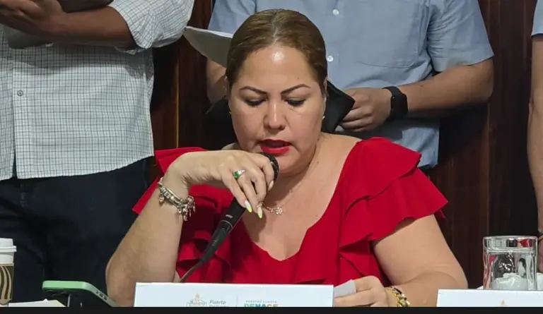Prohíben a funcionarios culto religioso; regidora pide libertad de fe 