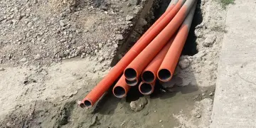 Vecinos denuncian abandono de obra en la colonia Educación