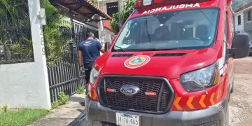 Menor sufre fractura de cráneo tras derrapar en moto en Vallarta