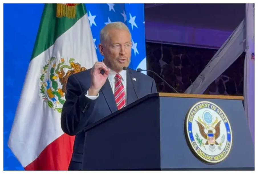 Embajador de EU en México elogia operación en Venezuela y destaca decisión de Trump