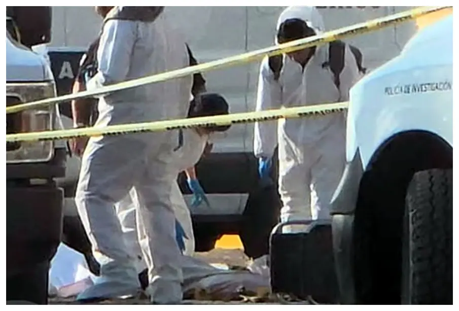 Abandonan cuatro cuerpos en costales en Cuitzeo, Michoacán