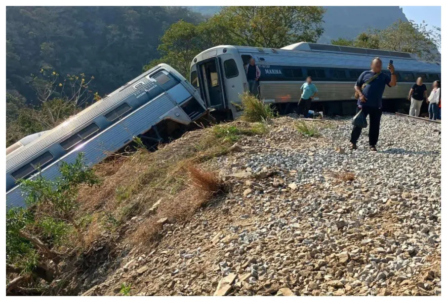 Detienen a maquinista del Tren Interoceánico tras descarrilamiento en Oaxaca