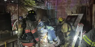 Controlan incendio en carpintería