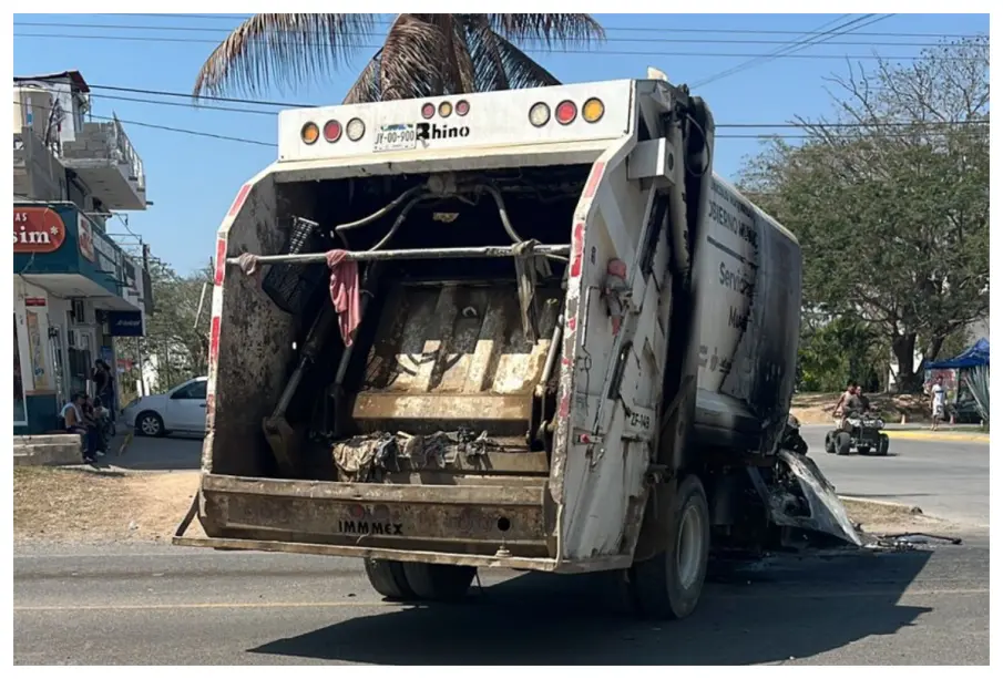 Recolección de basura en Puerto Vallarta inicia solo con camiones del Ayuntamiento