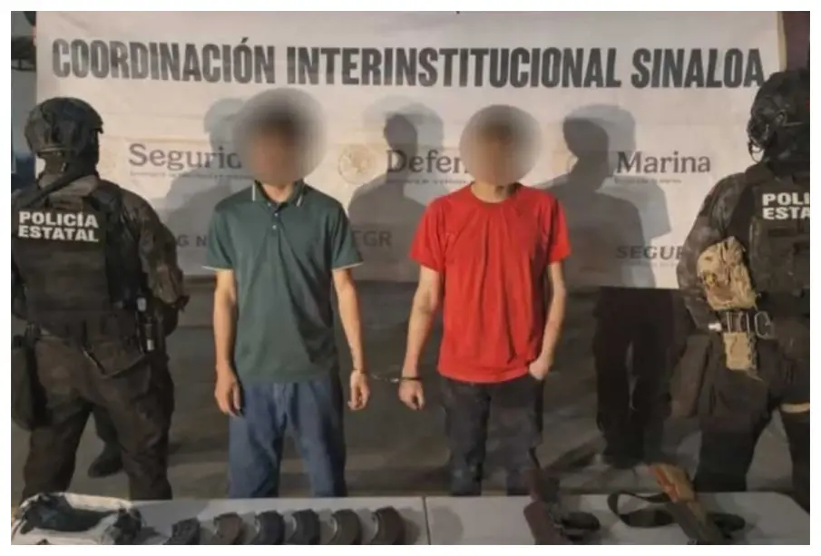 Detienen en Culiacán a dos con armas y presunta droga; investigan vínculo con La Nicholette