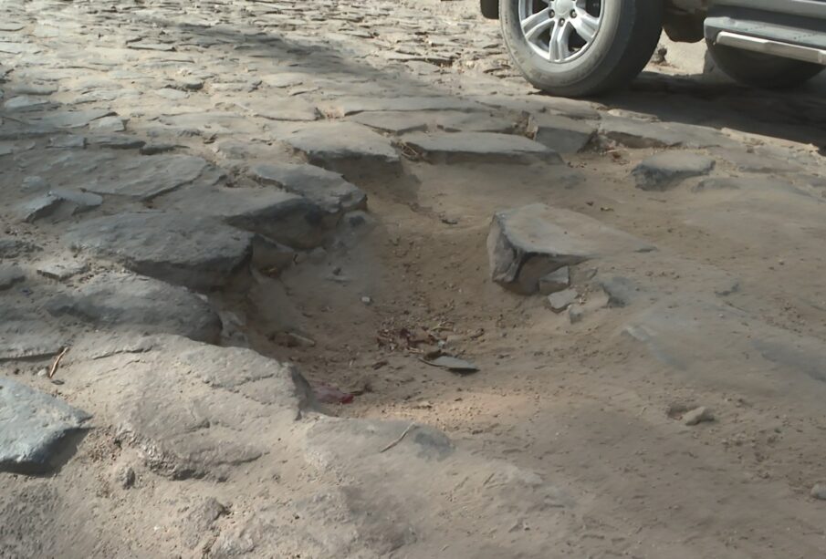 Bache en la avenida Misión de Mulegé.