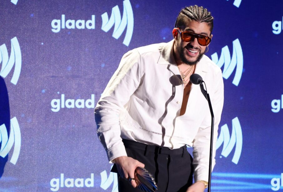 Bad Bunny en los Premios Glaad.