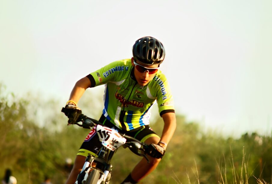 Ciclista sudcaliforniano Alejandro Madueño.