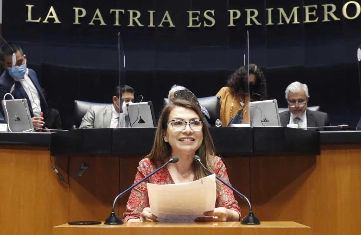 Guadalupe Saldaña en el Congreso de BCS.