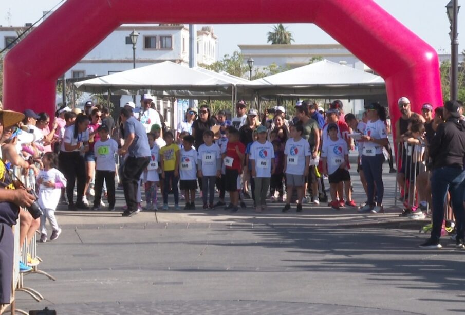 Participantes de la Carrera por la Educación