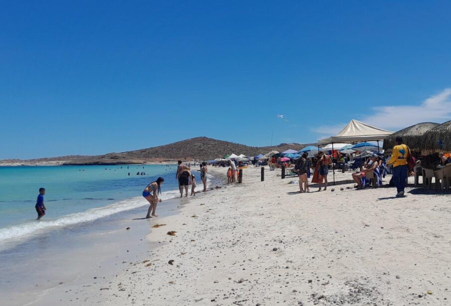 Turistas en la playa