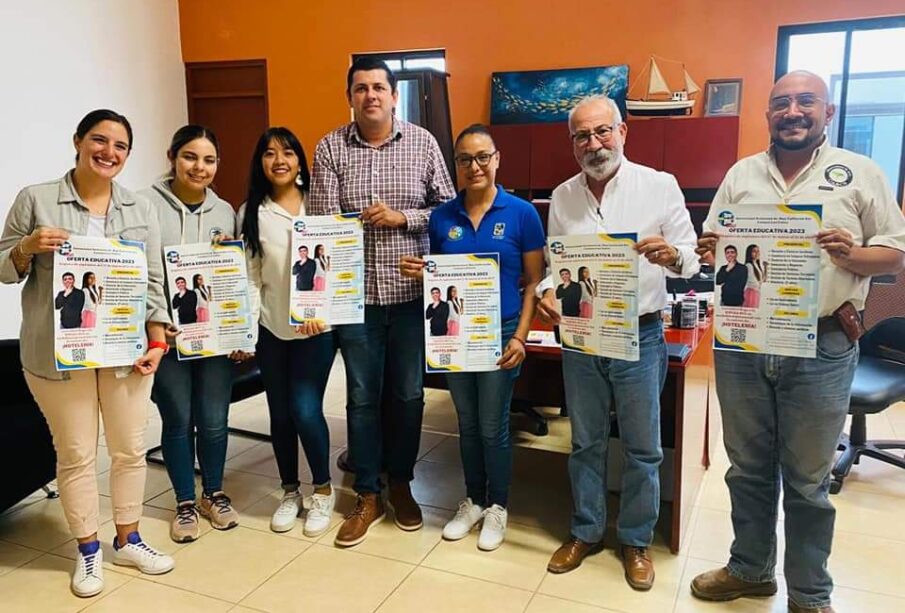 UABCS anunciando su nuevo programa de estudios en La Ribera.