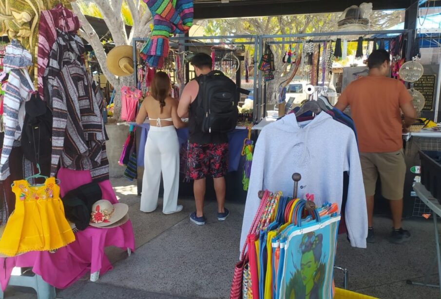 Aumentaron las ventas de artesanías durante vacaciones en La Paz