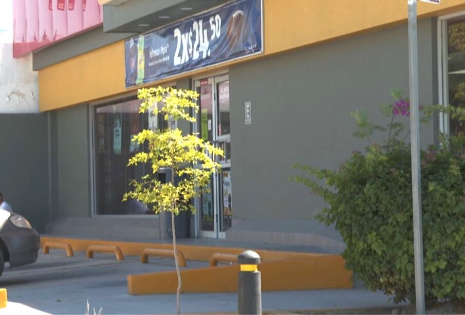 Asaltan tienda de conveniencia en La Paz