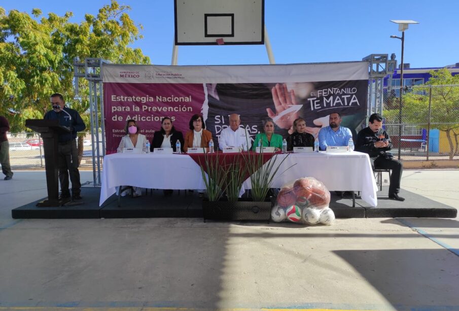 autoridades en el arranque de la campaña contra las drogas