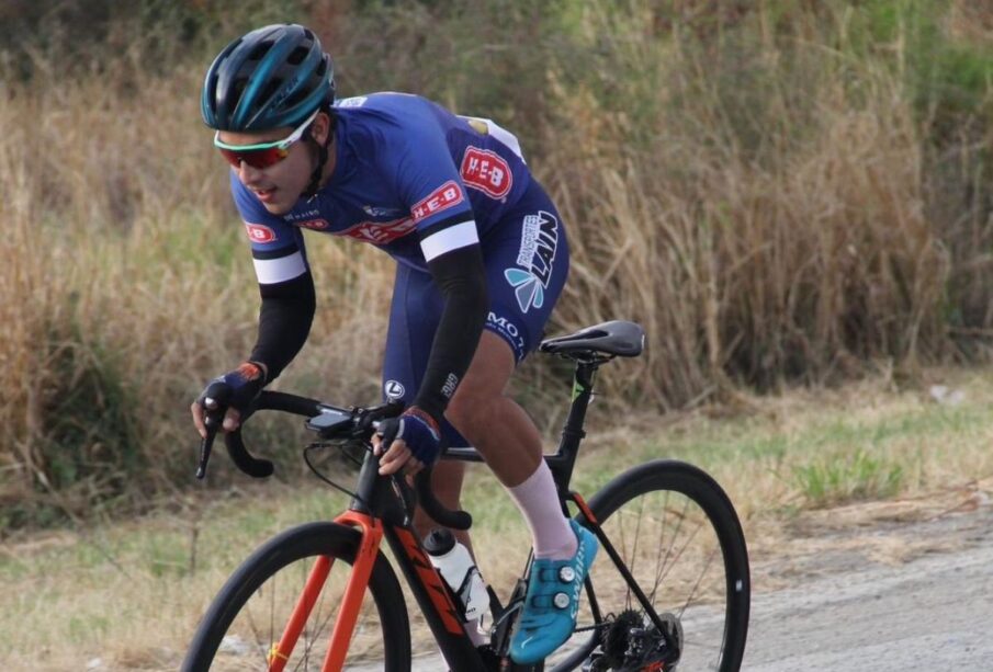 Ciclista Alejandro Madueño