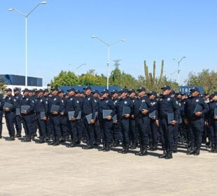 Policías de Baja California Sur son reconocidos