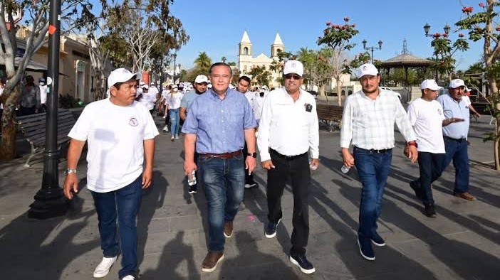 Desfile del Día del Trabajo en Los Cabos