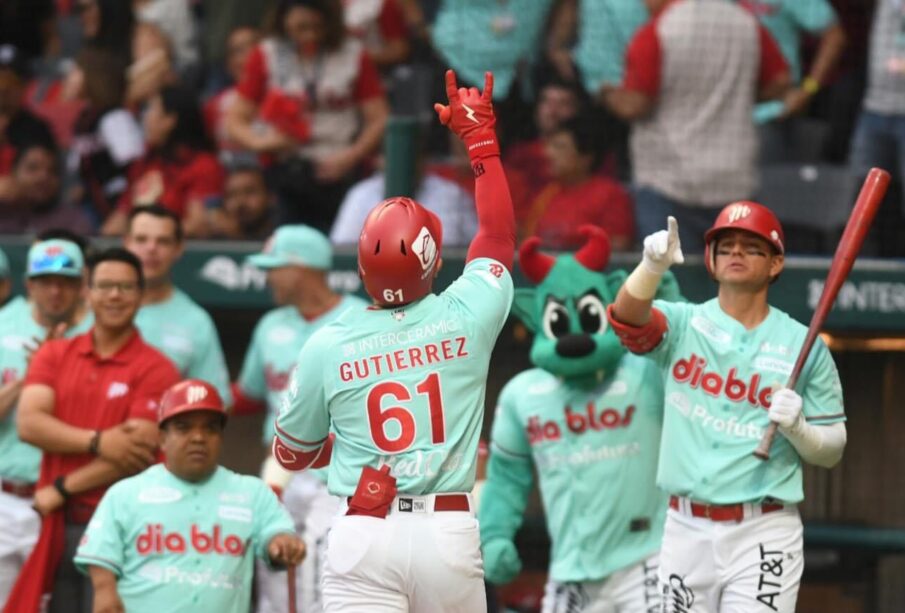 Diablos Rojos festejando una victoria