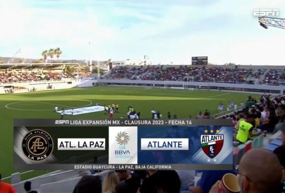 Partido de futbol entre La Paz y Atlante