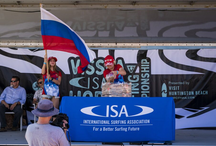 Rusia en una ceremonia de una competencia de surf