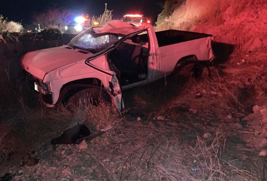 Pick up en accidente carretero con seis personas lesionadas